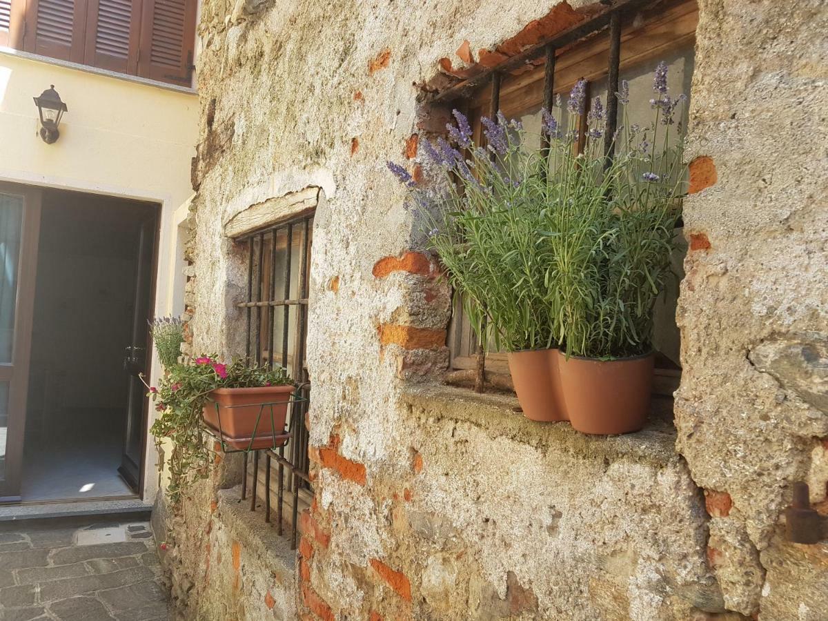 Apartmán A Casa Di Sole Brovello-Carpugnino Exteriér fotografie
