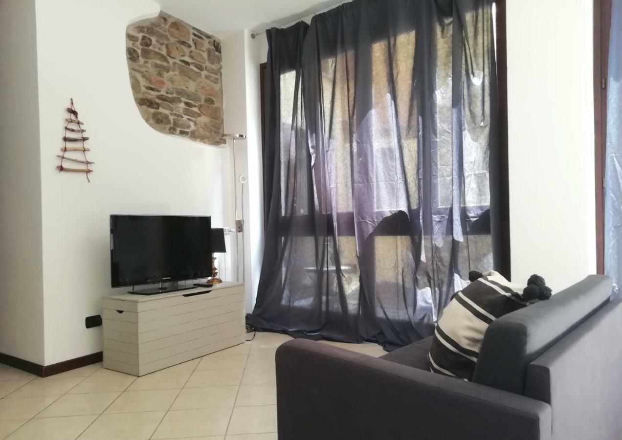 Apartmán A Casa Di Sole Brovello-Carpugnino Exteriér fotografie